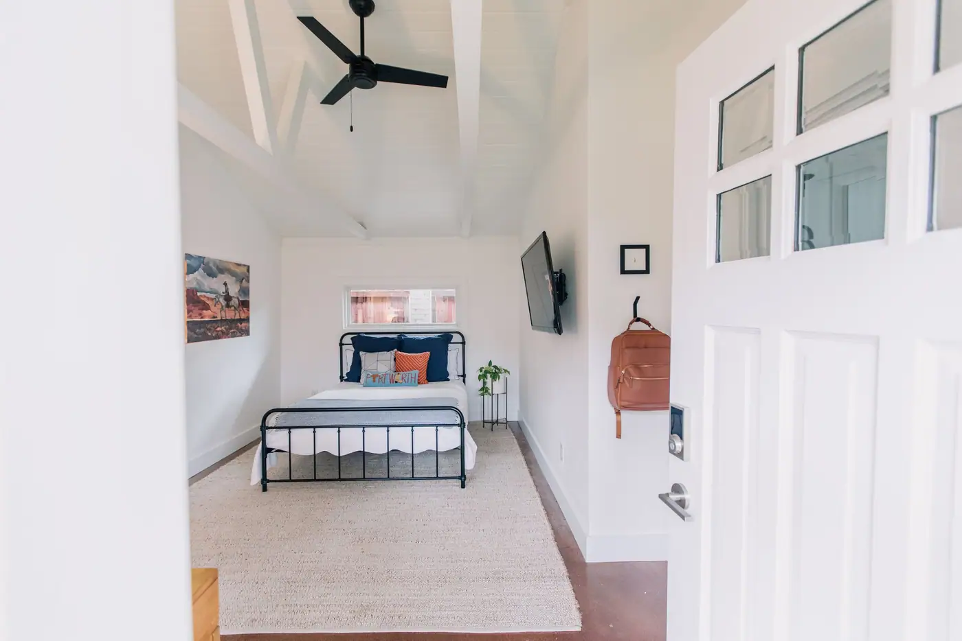 Mistletoe Heights Garage Conversion ADU: a Mistletoe Heights garage apartment by 6th Ave Homes in Fort Worth