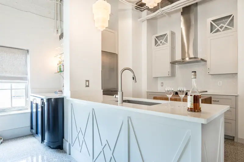 Downtown Kitchen Remodel: a Downtown kitchen remodel by 6th Ave Homes in Fort Worth, photo 6