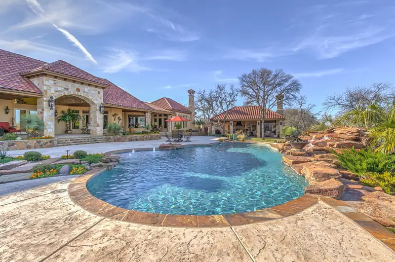 Parker County Pool, Spa & Outdoor: a Parker County outdoor living project by 6th Ave Homes in Fort Worth, photo 4