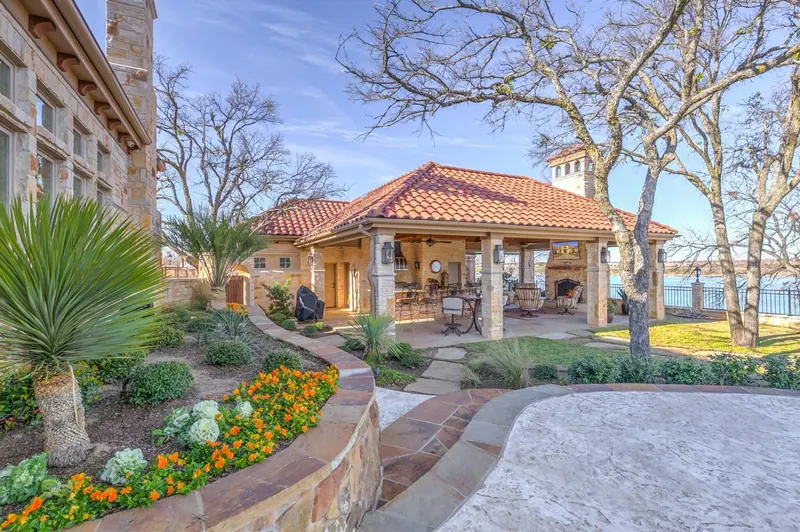 Parker County Pool, Spa & Outdoor: a Parker County outdoor living project by 6th Ave Homes in Fort Worth, photo 2