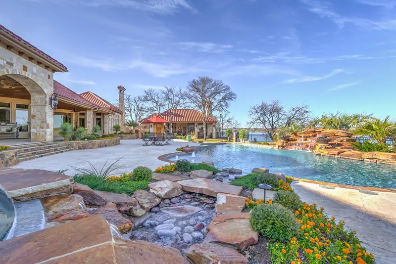 Parker County Pool, Spa & Outdoor: a Parker County outdoor living project by 6th Ave Homes in Fort Worth, photo 3