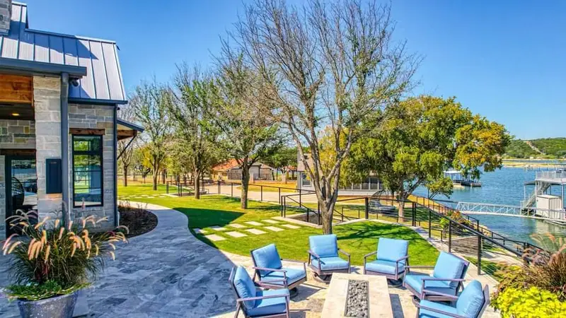 Eagle Mountain Lake Pool & Outdoor: an Eagle Mountain Lake outdoor living project by 6th Ave Homes in Fort Worth, photo 6
