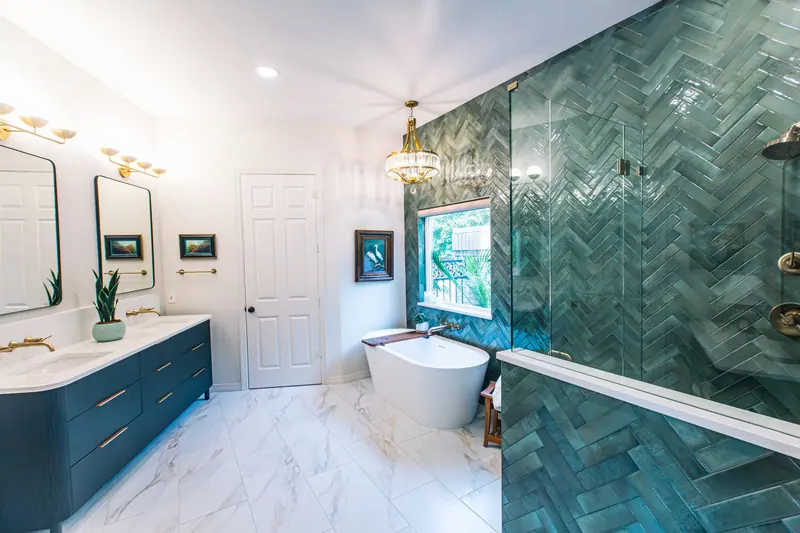 Mira Vista Primary Bath Refresh: a Mira Vista bath remodel by 6th Ave Homes in Fort Worth
