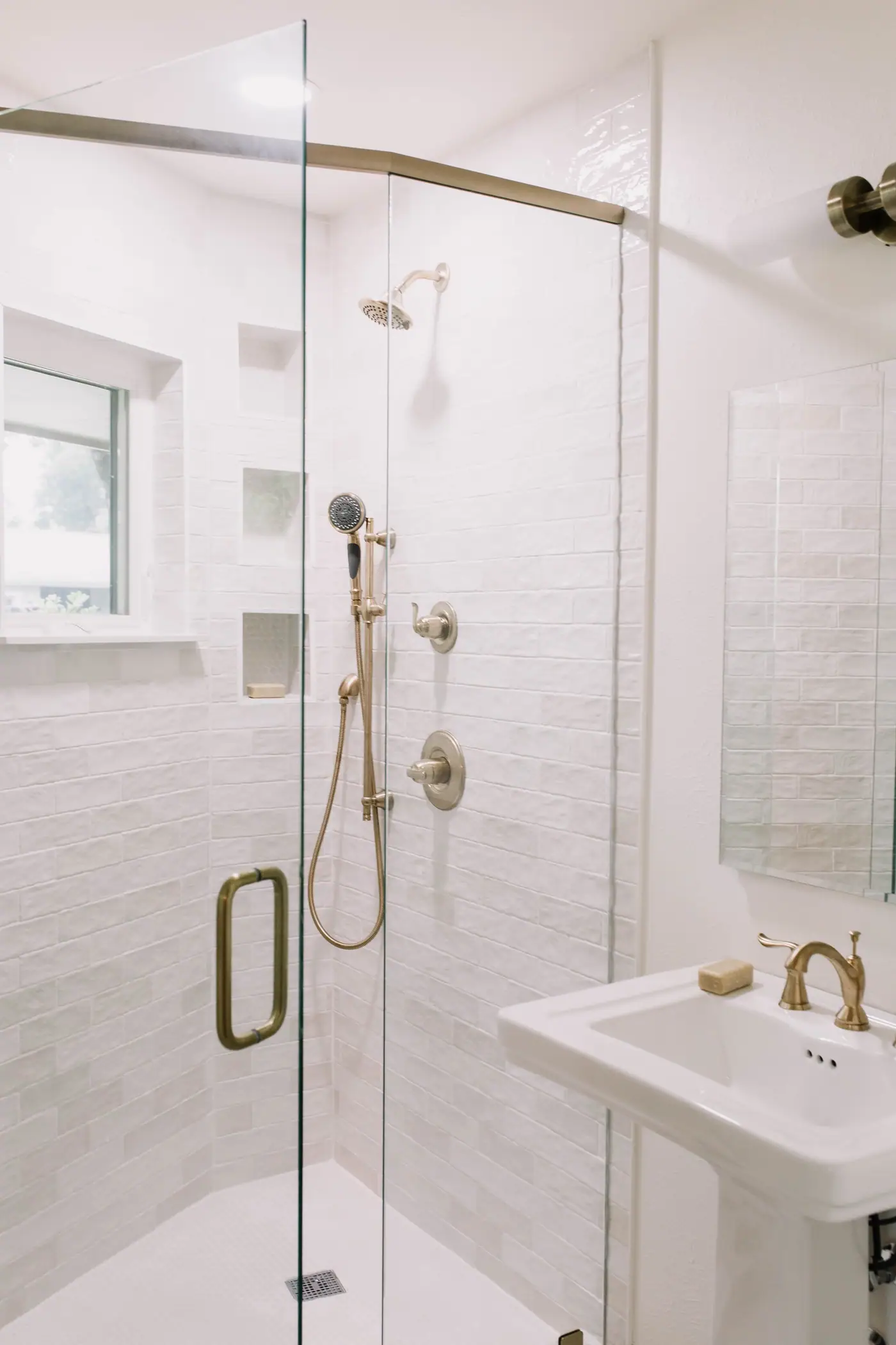 Mistletoe Heights Primary Bath Remodel: a Mistletoe Heights bath remodel by 6th Ave Homes in Fort Worth, photo 7