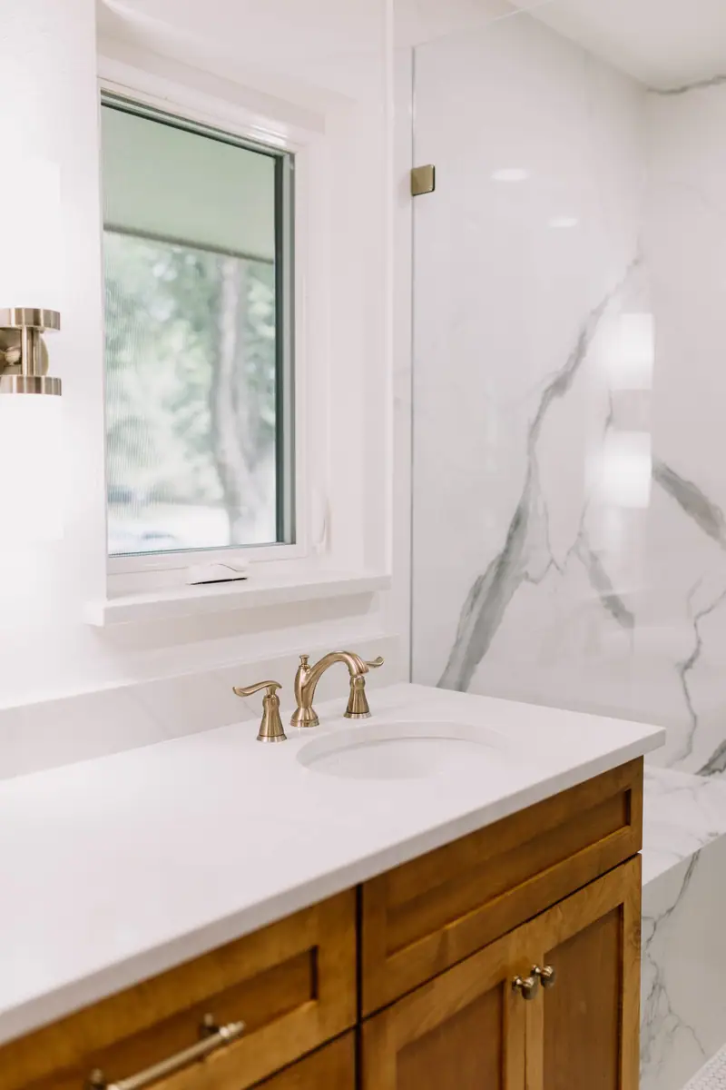 Mistletoe Heights Primary Bath Remodel: a Mistletoe Heights bath remodel by 6th Ave Homes in Fort Worth, photo 12