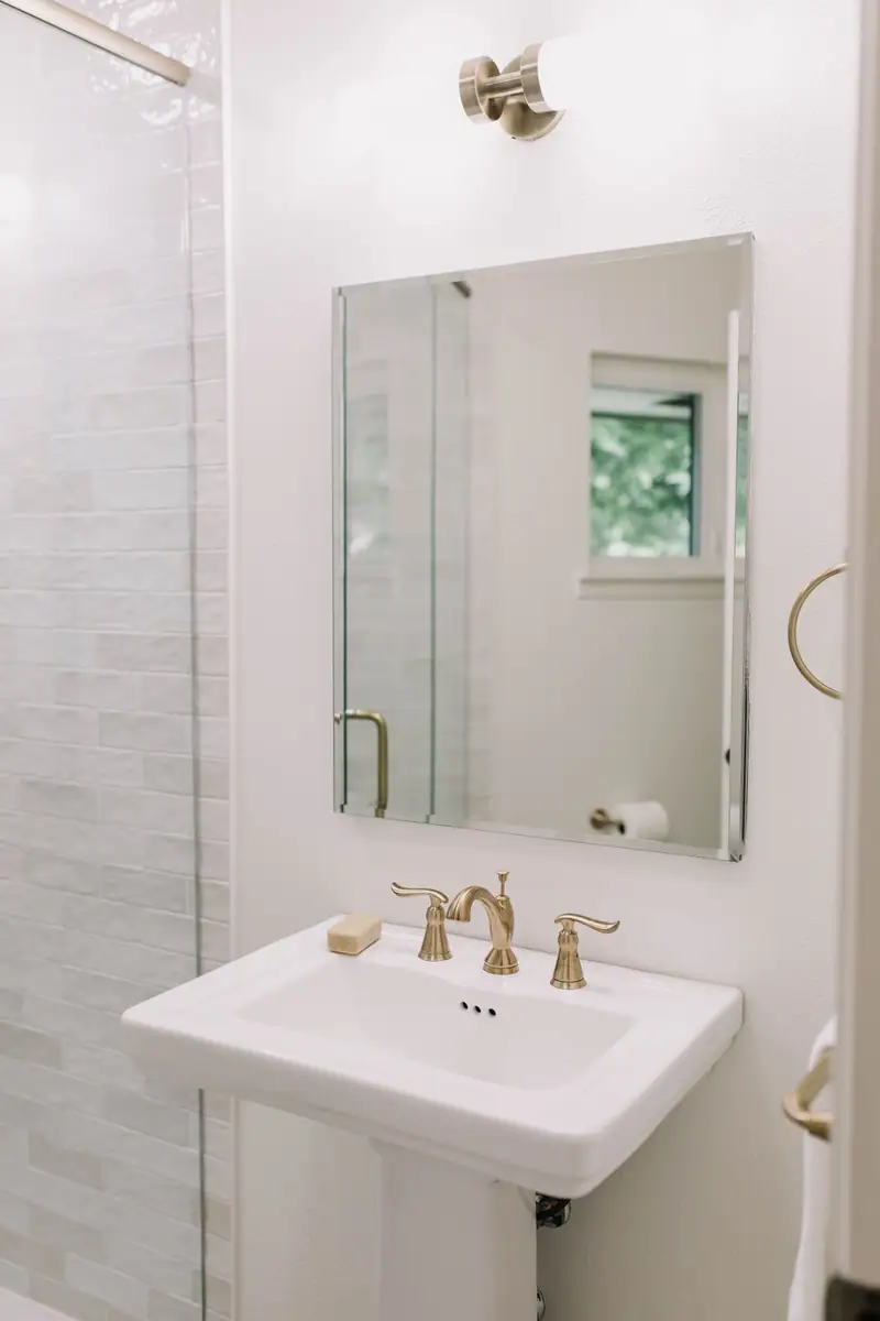 Mistletoe Heights Primary Bath Remodel: a Mistletoe Heights bath remodel by 6th Ave Homes in Fort Worth, photo 13
