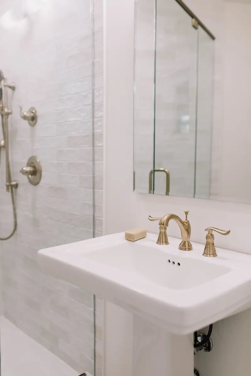 Mistletoe Heights Primary Bath Remodel: a Mistletoe Heights bath remodel by 6th Ave Homes in Fort Worth, photo 14