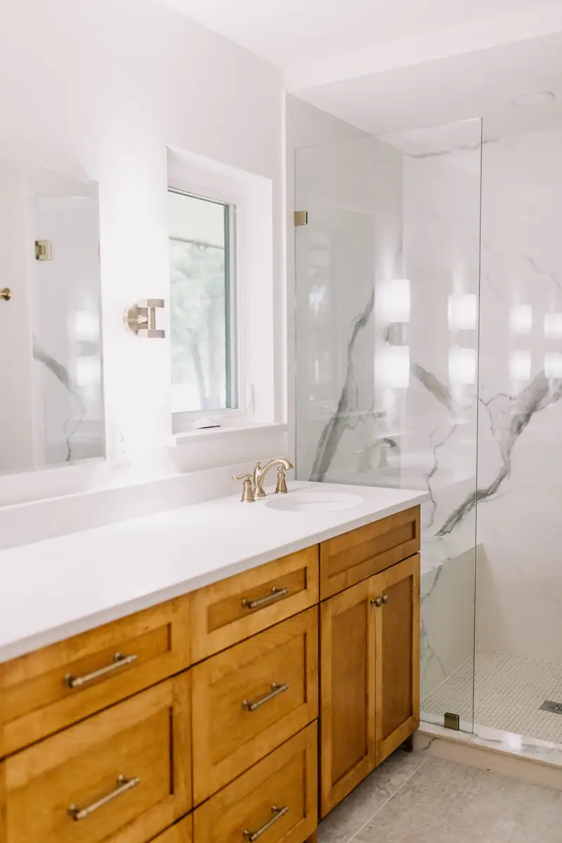 Mistletoe Heights Primary Bath Remodel: a Mistletoe Heights bath remodel by 6th Ave Homes in Fort Worth, photo 18