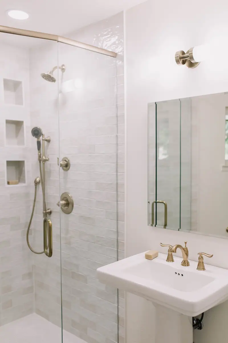 Mistletoe Heights Primary Bath Remodel: a Mistletoe Heights bath remodel by 6th Ave Homes in Fort Worth, photo 20