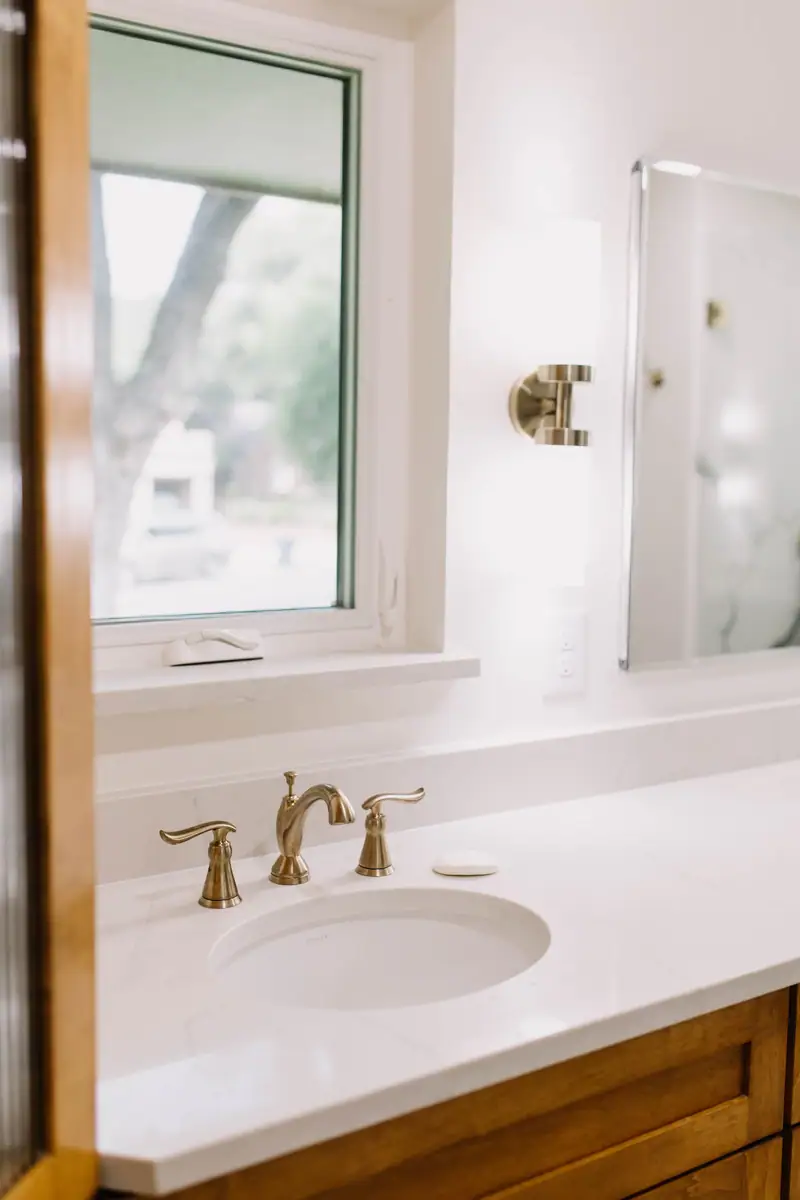 Mistletoe Heights Primary Bath Remodel: a Mistletoe Heights bath remodel by 6th Ave Homes in Fort Worth, photo 26