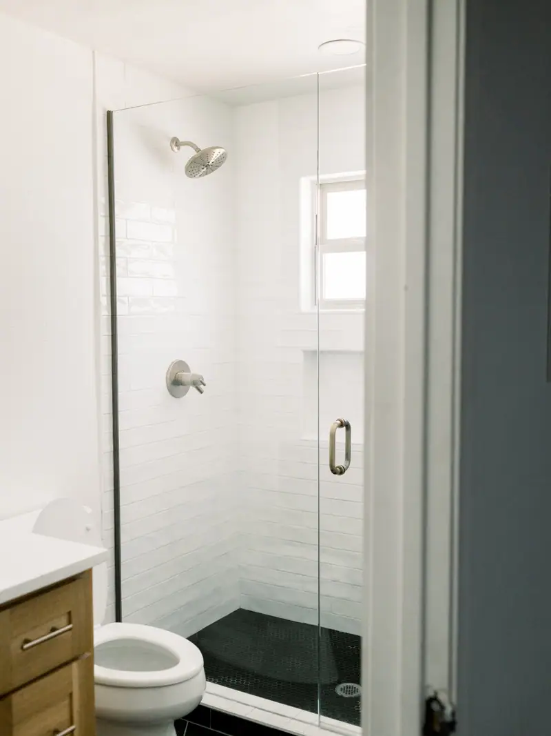 Ridglea Hills Bath Remodel: a Ridglea Hills bath remodel by 6th Ave Homes in Fort Worth, photo 9