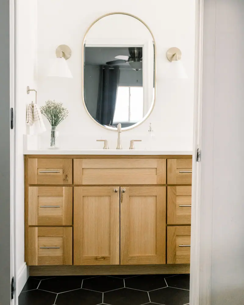 Ridglea Hills Bath Remodel: a Ridglea Hills bath remodel by 6th Ave Homes in Fort Worth, photo 10