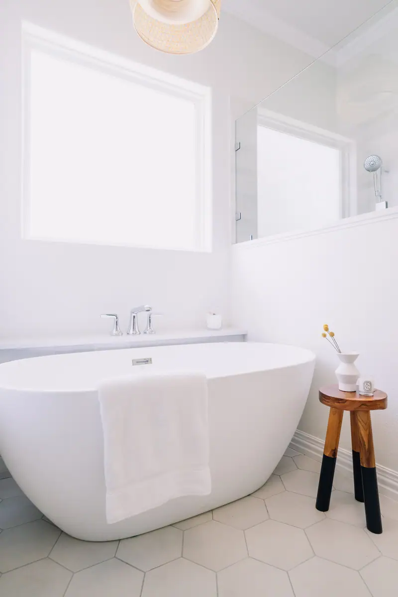 Riverwood Bath Remodel: a Riverwood bath remodel by 6th Ave Homes in Fort Worth, photo 4