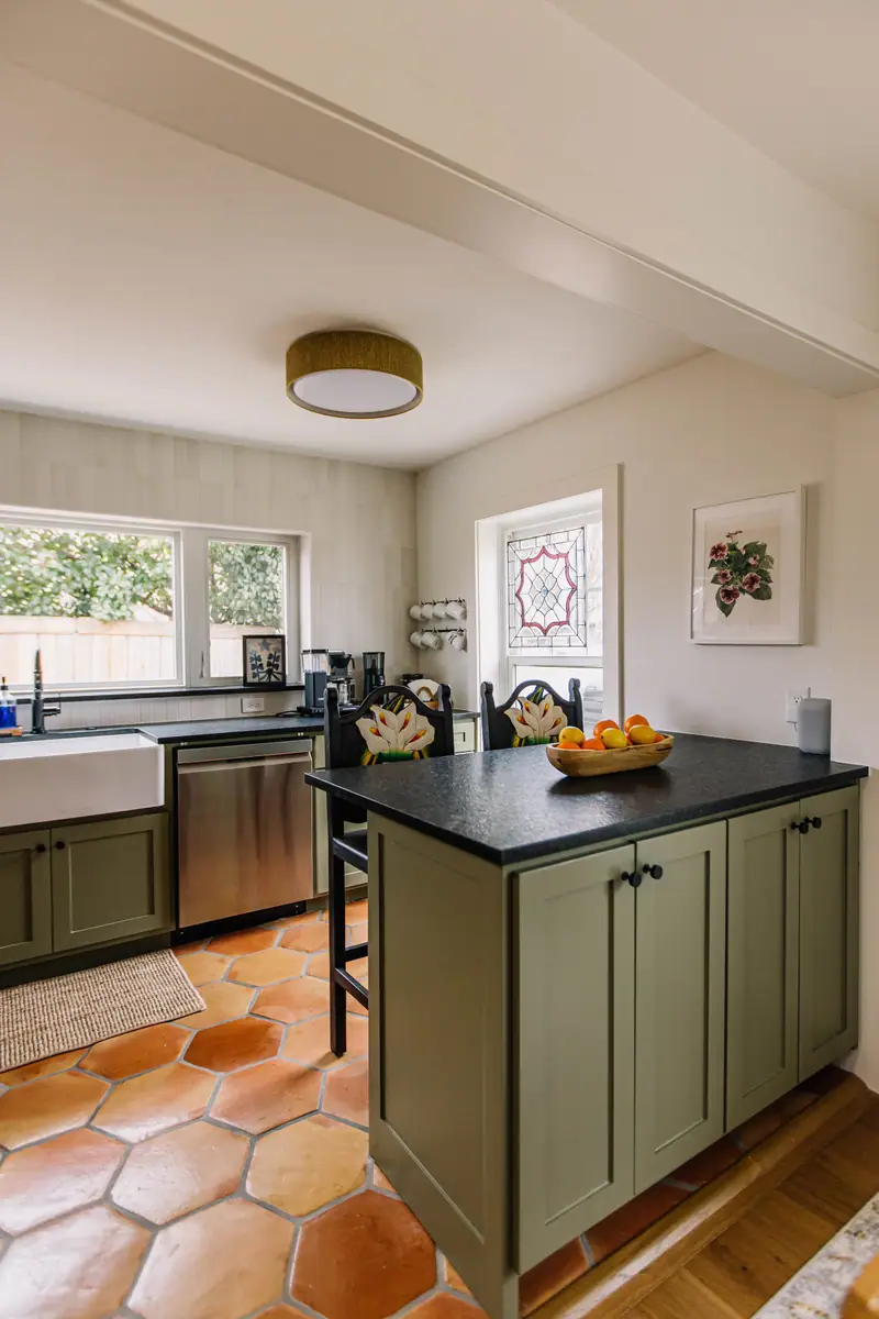 Arlington Heights Small-Space Remodel: an Arlington Heights kitchen remodel by 6th Ave Homes in Fort Worth, photo 10
