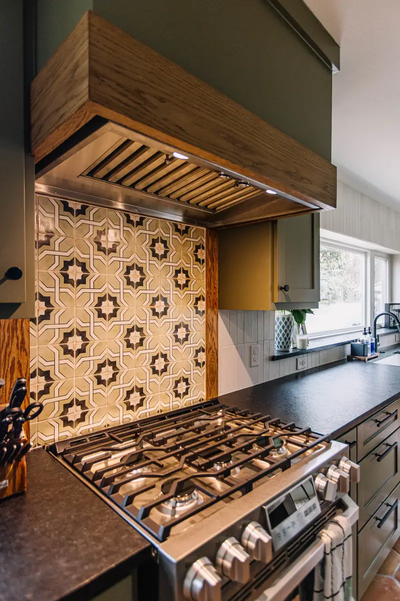 Arlington Heights Small-Space Remodel: an Arlington Heights kitchen remodel by 6th Ave Homes in Fort Worth, photo 12