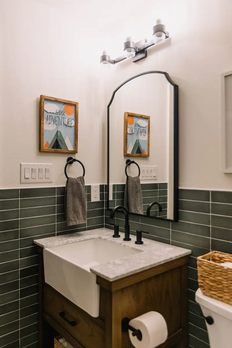 Arlington Heights Small-Space Remodel: an Arlington Heights kitchen remodel by 6th Ave Homes in Fort Worth, photo 16