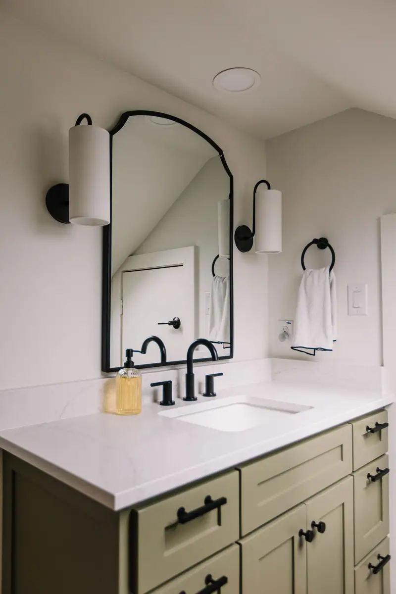 Arlington Heights Small-Space Remodel: an Arlington Heights kitchen remodel by 6th Ave Homes in Fort Worth, photo 18