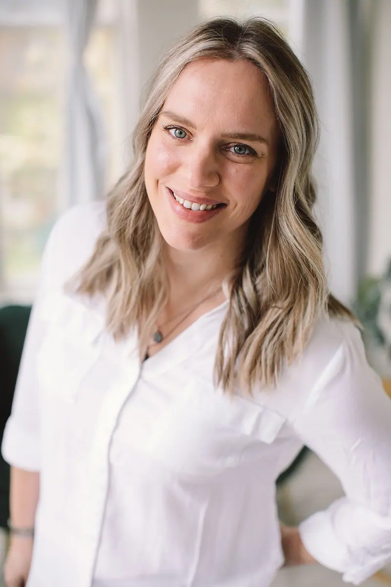 Becca Wisinski, Real Estate Agent, 6th Ave Homes