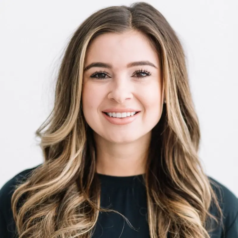 Danielle Manzella, Real Estate Agent, 6th Ave Homes