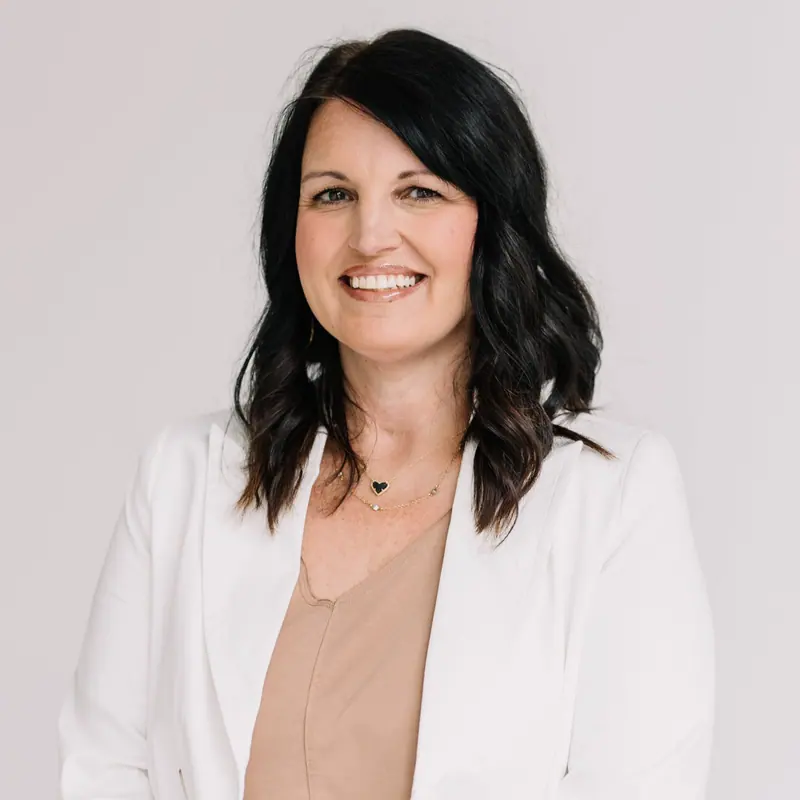 Jen Warn, Real Estate Agent, 6th Ave Homes