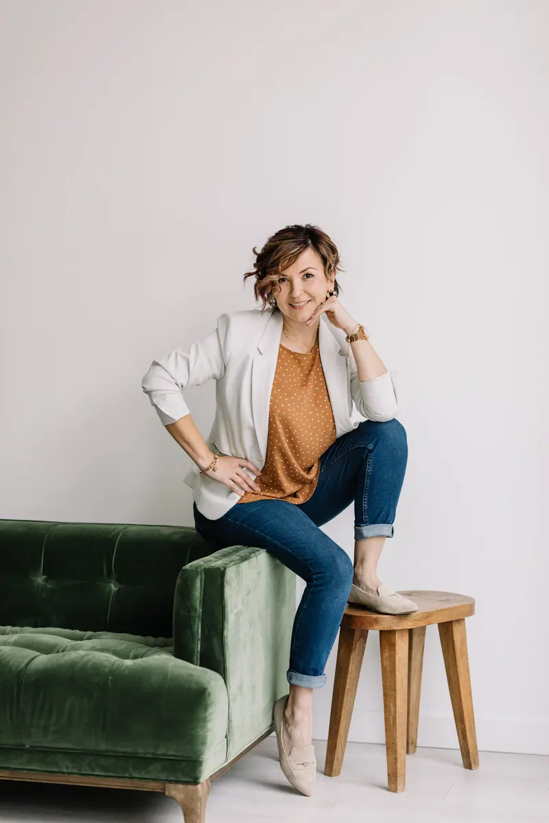 Maria Gonzalez, Real Estate Agent, 6th Ave Homes